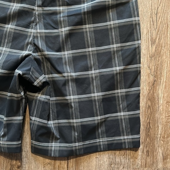 GREG NORMAN SHORTS SIZD(38) - Picture 9 of 11